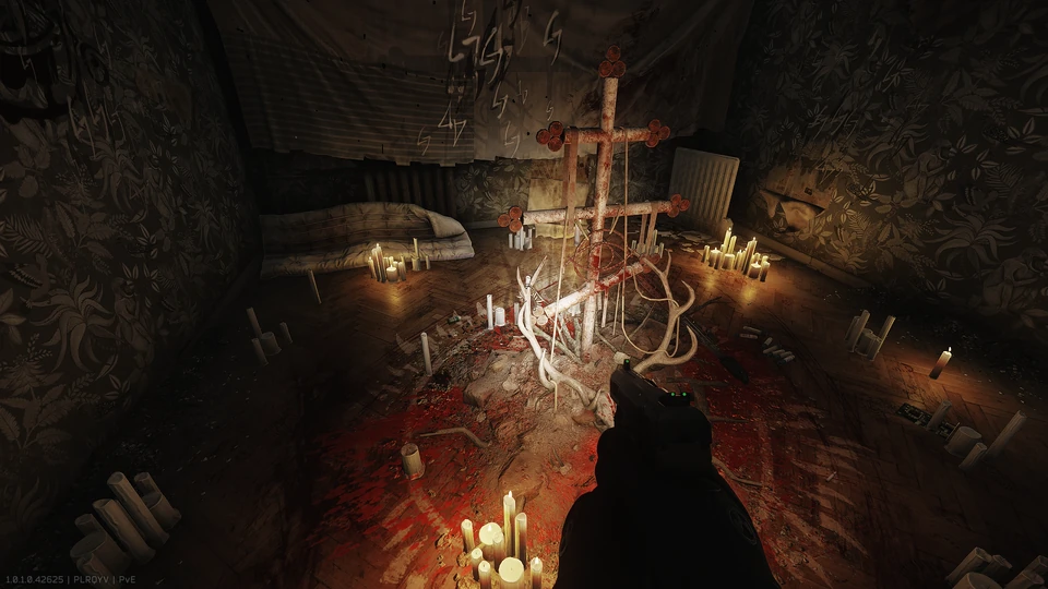 Streets of Tarkov — Na galhada direita do crânio na base do pilar.