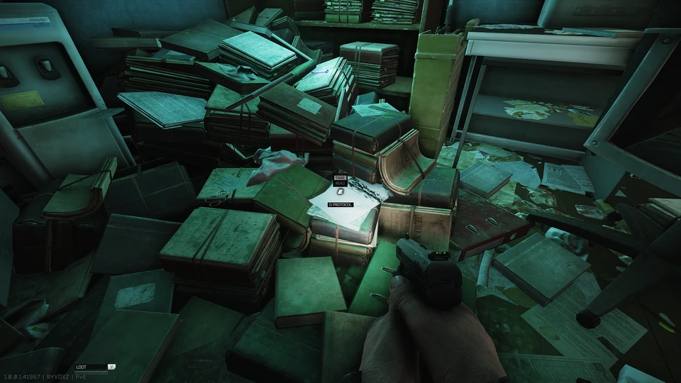 Documento que menciona um protocolo — Na sala secreta do apartamento de A.P., no complexo Cardinal.